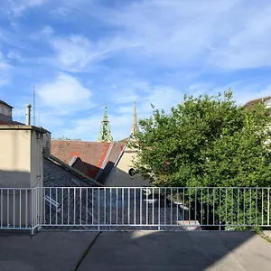 https://palais-palffy-1010.vienna-besthotels.com