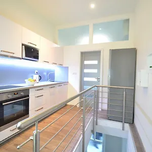  Apartment Jizdarenska
